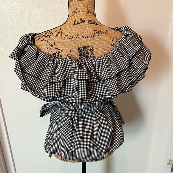 EUC Who What Wear off the shoulder top sz L - Picture 2 of 7